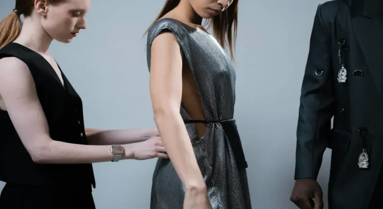 Os Melhores Modelos de Vestido para Mulheres com Mais de 30