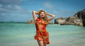 Leia mais sobre o artigo Moda Praia 2025: As Tendências Que Estão Em Alta Neste Ano