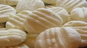 Leia mais sobre o artigo Receita Biscoitinhos de Maizena que Derretem na Boca #3