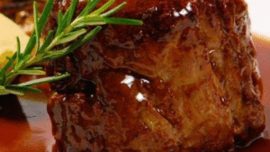 Leia mais sobre o artigo FILÉ MIGNON AO MOLHO DE VINHO TINTO