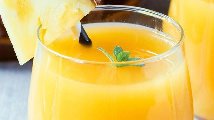SUCO DETOX DE ABACAXI COM HORTELÃ