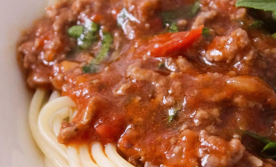 RECEITA MACARRÃO COM CARNE MOÍDA