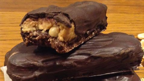 Snickers Vegano e Sem Glúten Caseiro