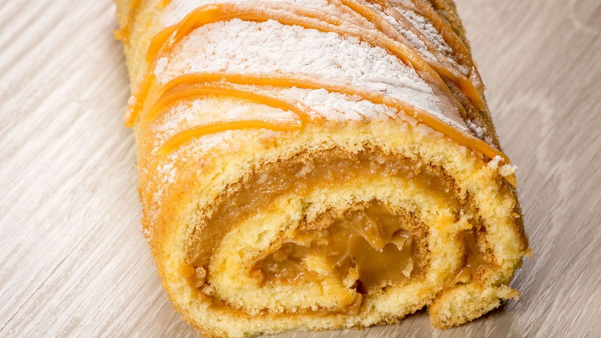 Leia mais sobre o artigo Rocambole de Limão Fofinho e Cremoso