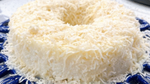 Leia mais sobre o artigo Bolo Gelado de Tapioca com Coco