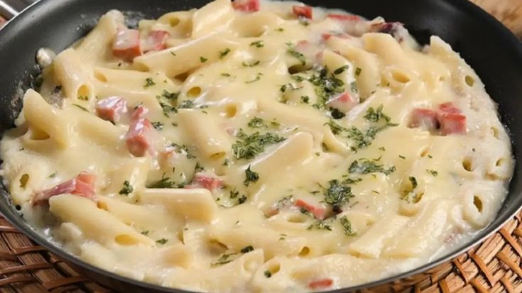 Macarrão Penne ao Molho Branco