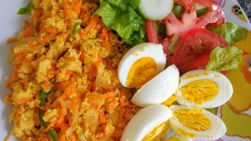 Cuscuz com Legumes e Ovo