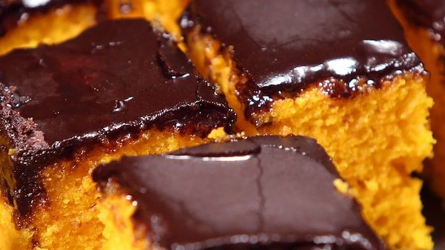 Receita de Bolo de Cenoura com Cobertura de Chocolate