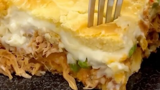Torta de Frango com Requeijão Cremoso