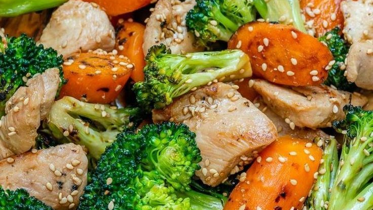 Frango com Brócolis e Cenoura