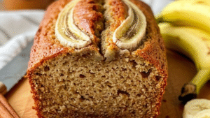 Leia mais sobre o artigo Pão de Banana Caseiro