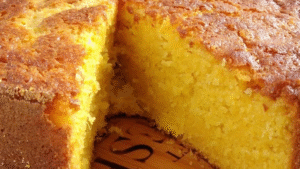 Leia mais sobre o artigo BOLO DE FLOCÃO DE MILHO SAUDÁVEL E FÁCIL PARA O CAFÉ DA MANHÃ