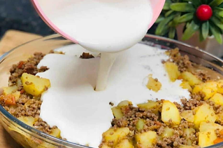 Batata com carne moída gratinada no forno