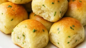 Leia mais sobre o artigo Pão de Cebola de Liquidificador