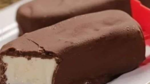 Leia mais sobre o artigo Picolé de Leite Ninho com Chocolate