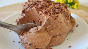 Leia mais sobre o artigo Sorvete de Chocolate com 3 Ingredientes