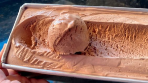 Leia mais sobre o artigo Sorvete Chicabon Caseiro de Chocolate