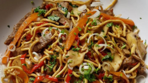 Leia mais sobre o artigo Macarrão Chinês Simples e Saboroso